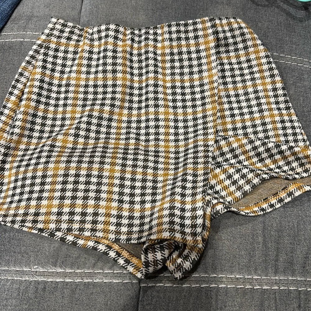 Altar’d State skort.  Elastic waistband and stretchy!